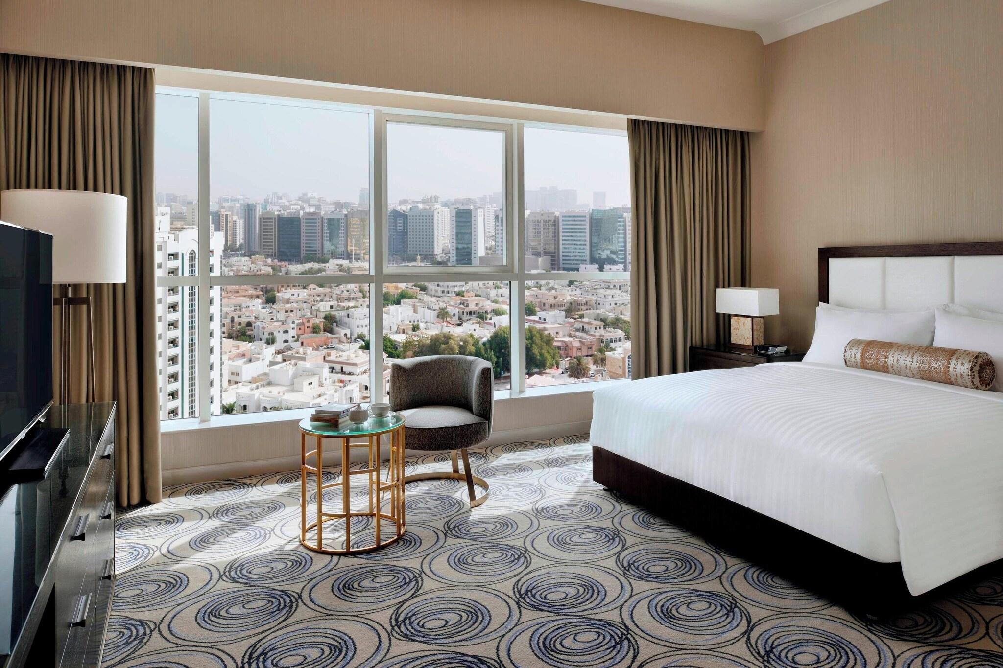 Apartment, King Bed, City View