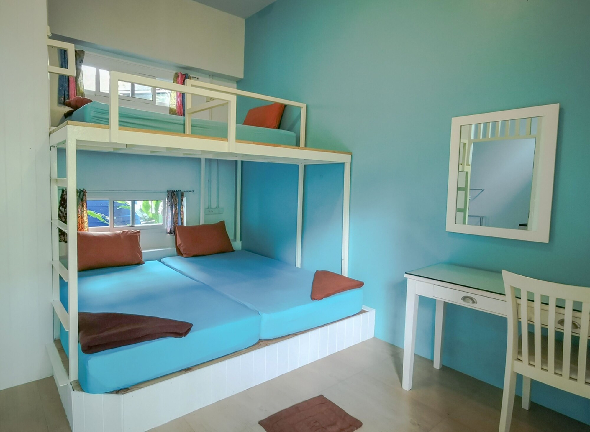 ROOM, TRIPLE