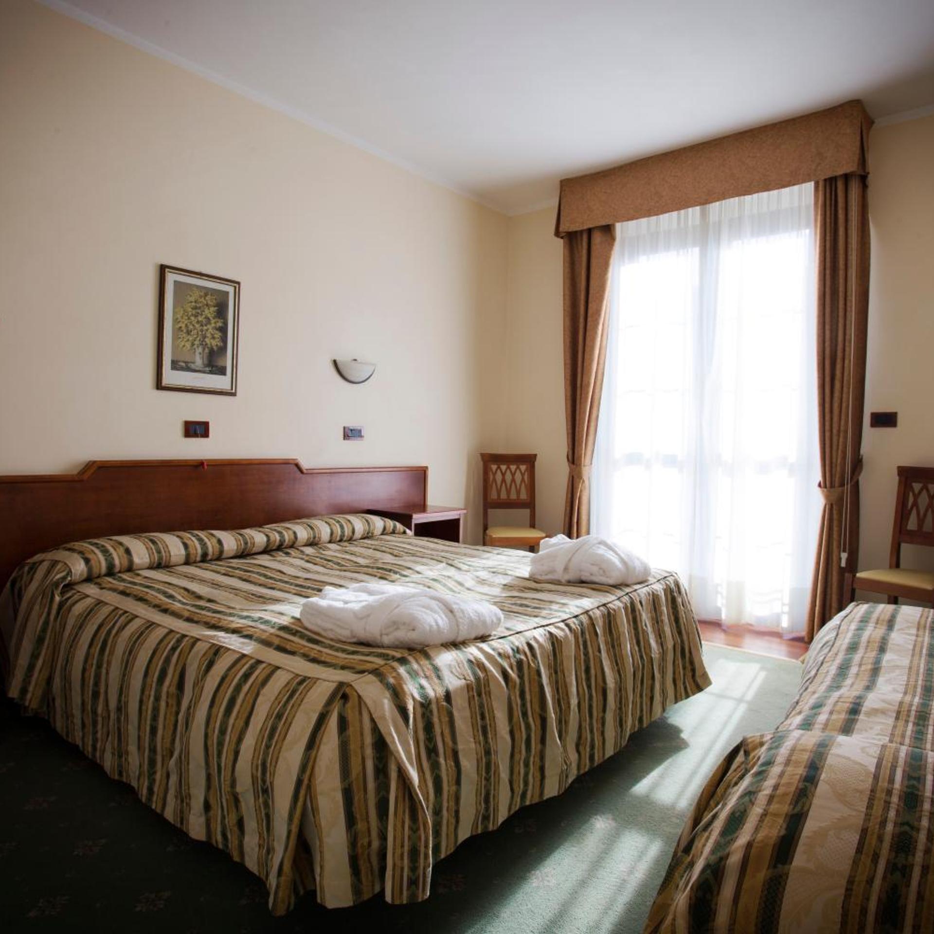 Room, Double Bed