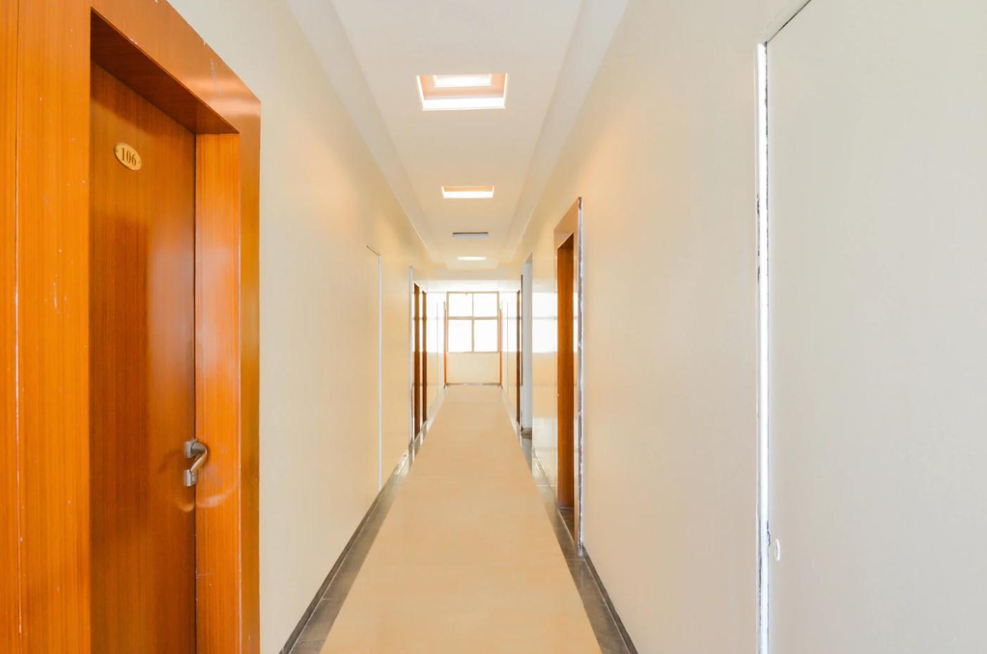 Oyo 4445 Hotel Saishri 46/63