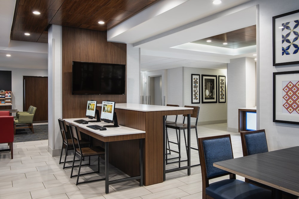 Holiday Inn Express Hotel Suites Saskatoon 41/51