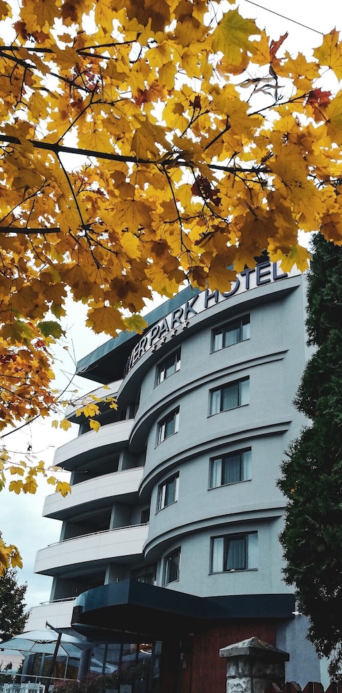 Sun Hotel On The River 2/33