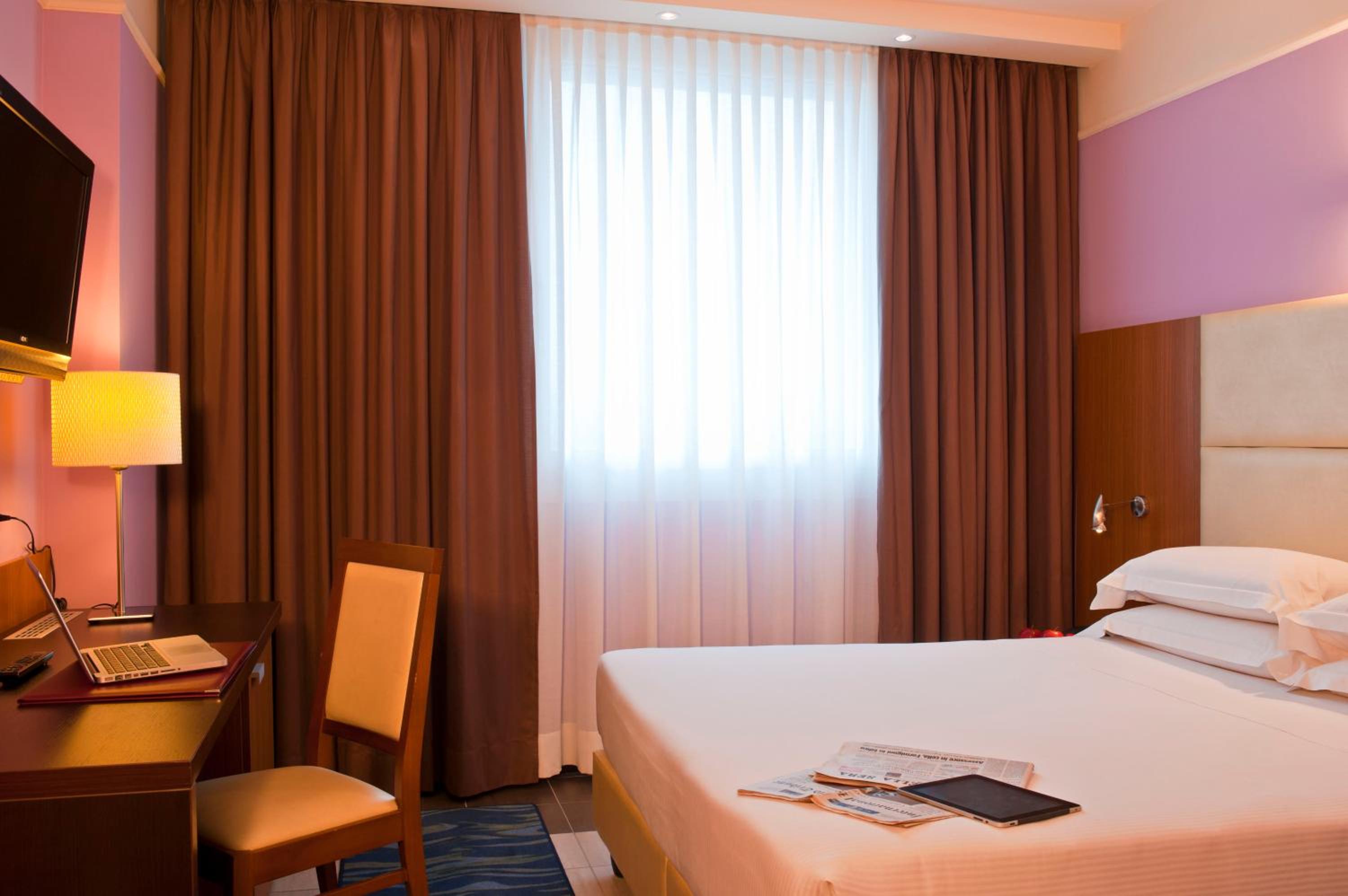 غرفة بسرير مزدوج، Four Point Flex Sheraton Bologna Airport 5/10