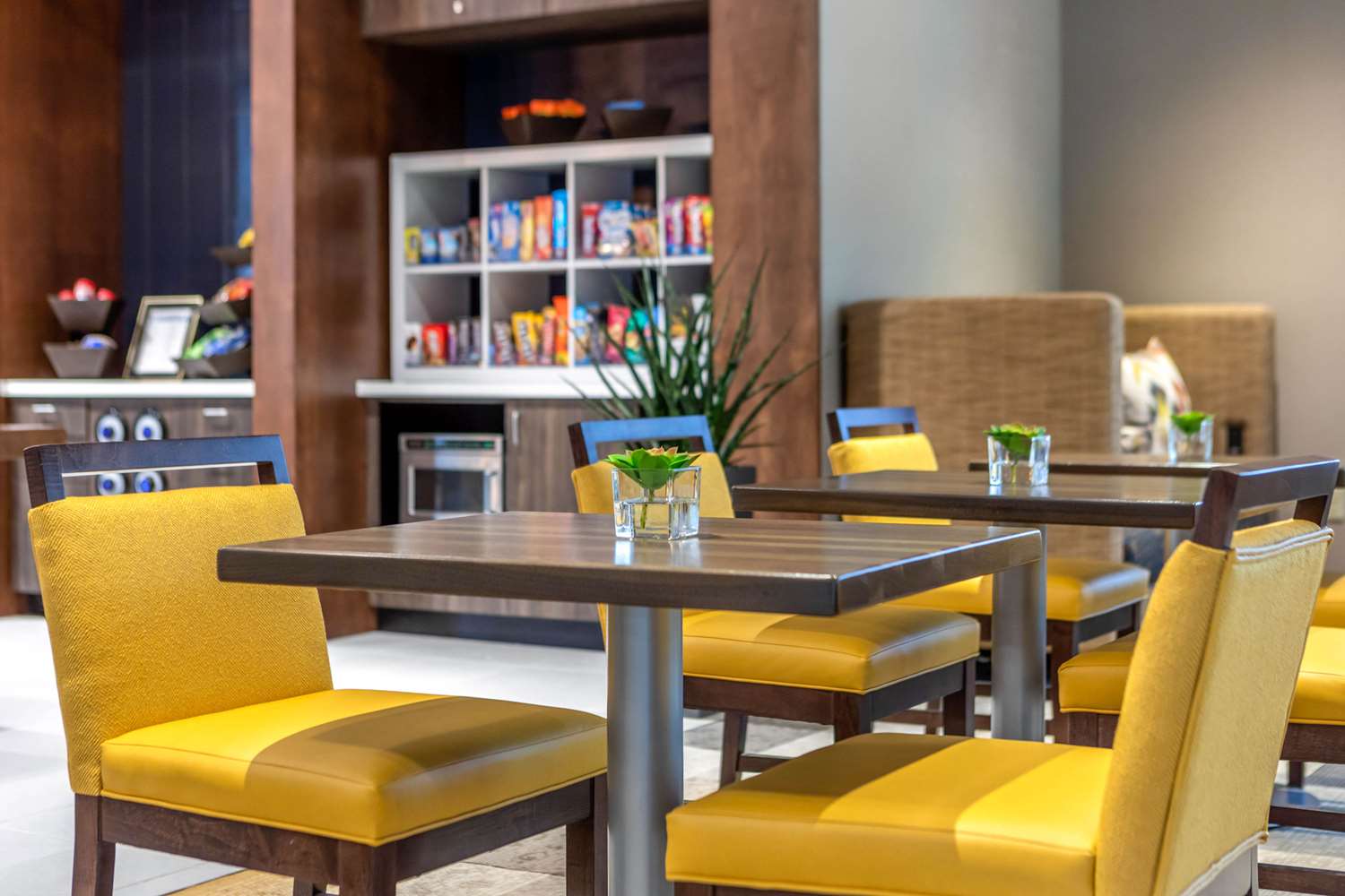 Cambria Hotel Milwaukee Downtown 37/56
