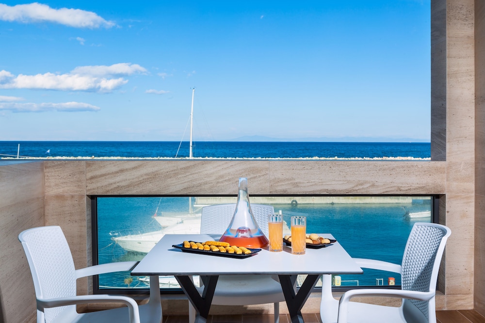 Porto Marine Hotel 56/64