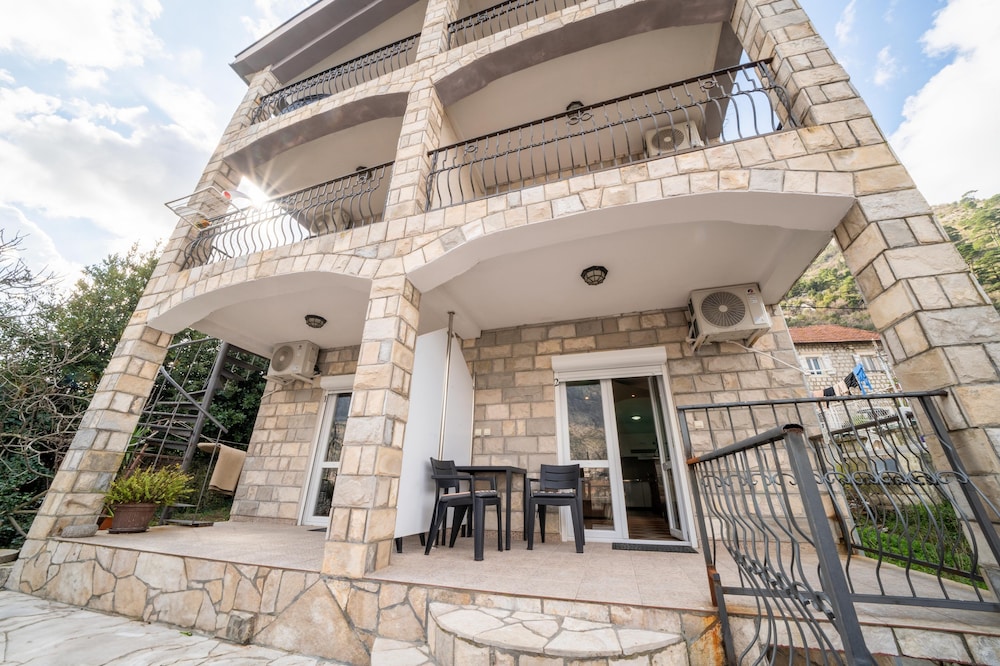 Apartments Vukovic 1/50