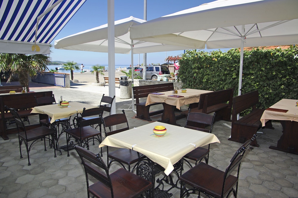 Aparthotel Marina Gromela 20/43