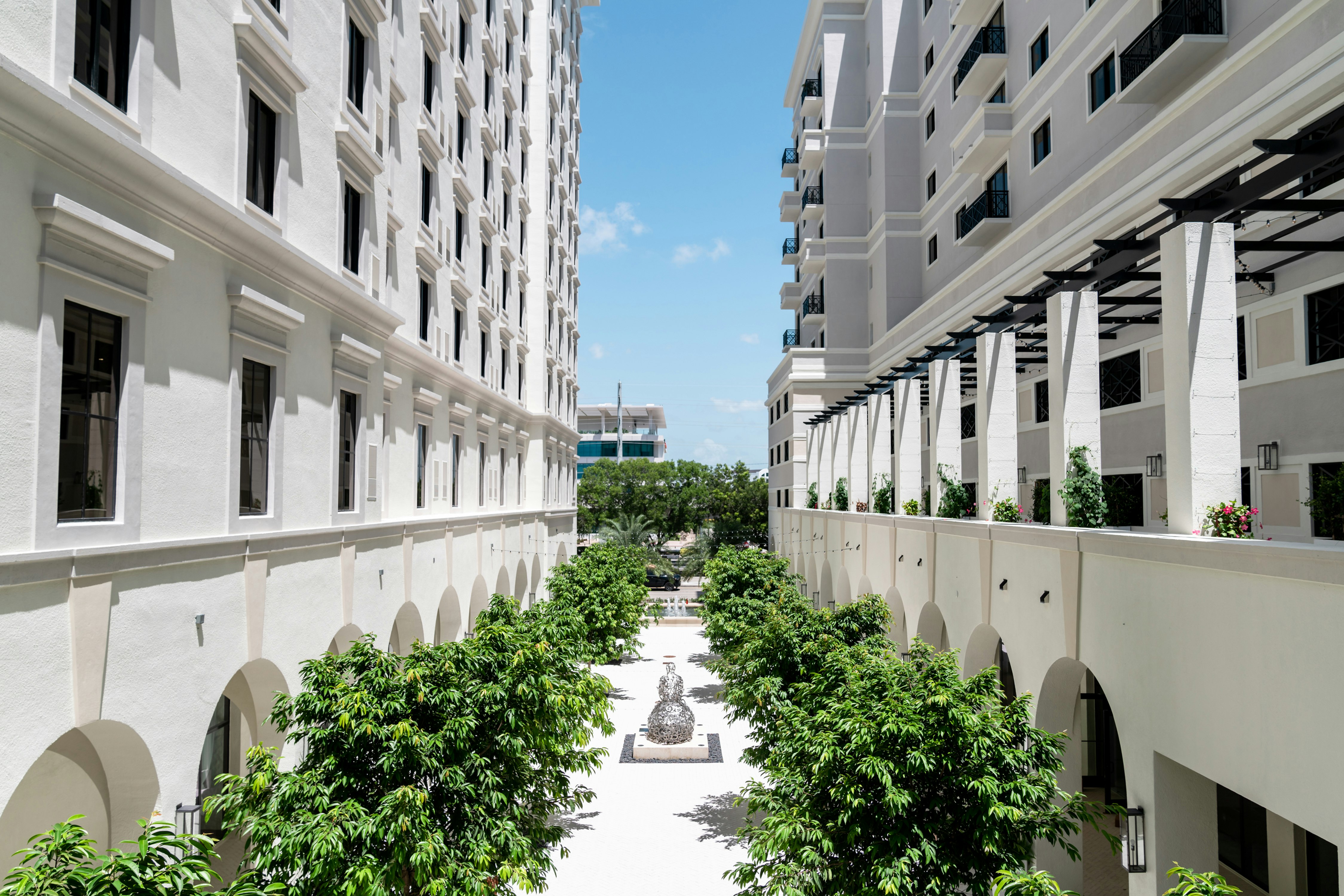 THesis Hotel Miami Coral Gables, Curio Collection by Hilton 74/80