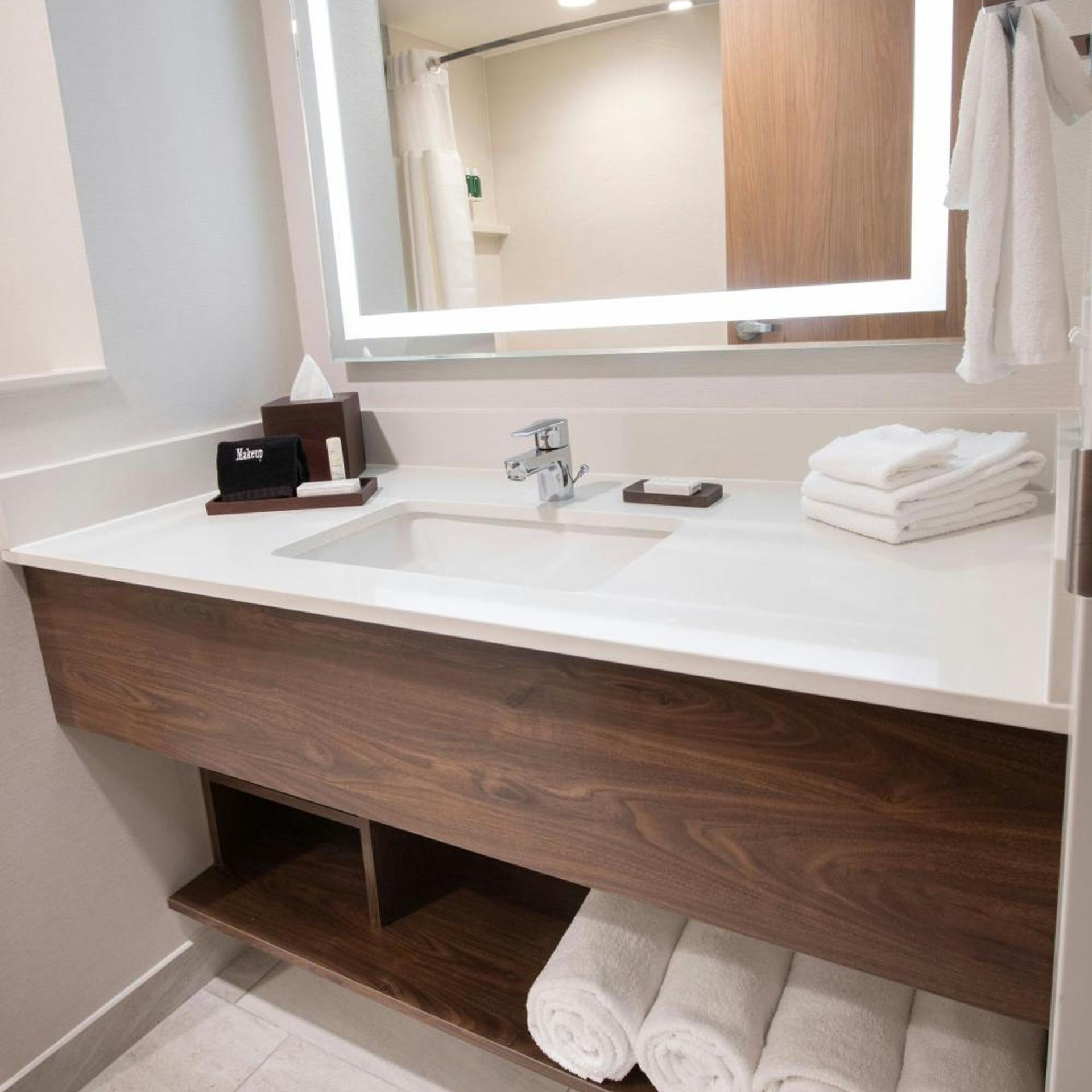 غرفة بسرير كينج، Fairfield By Marriott Edmonton International Airport 8/14