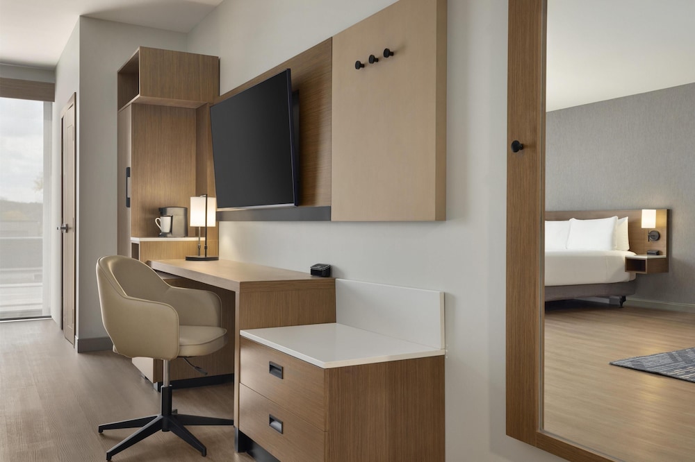 Hyatt Place Windsor 44/50
