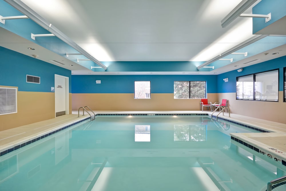 HOLIDAY INN EXPRESS EVANSVILLE 20/61
