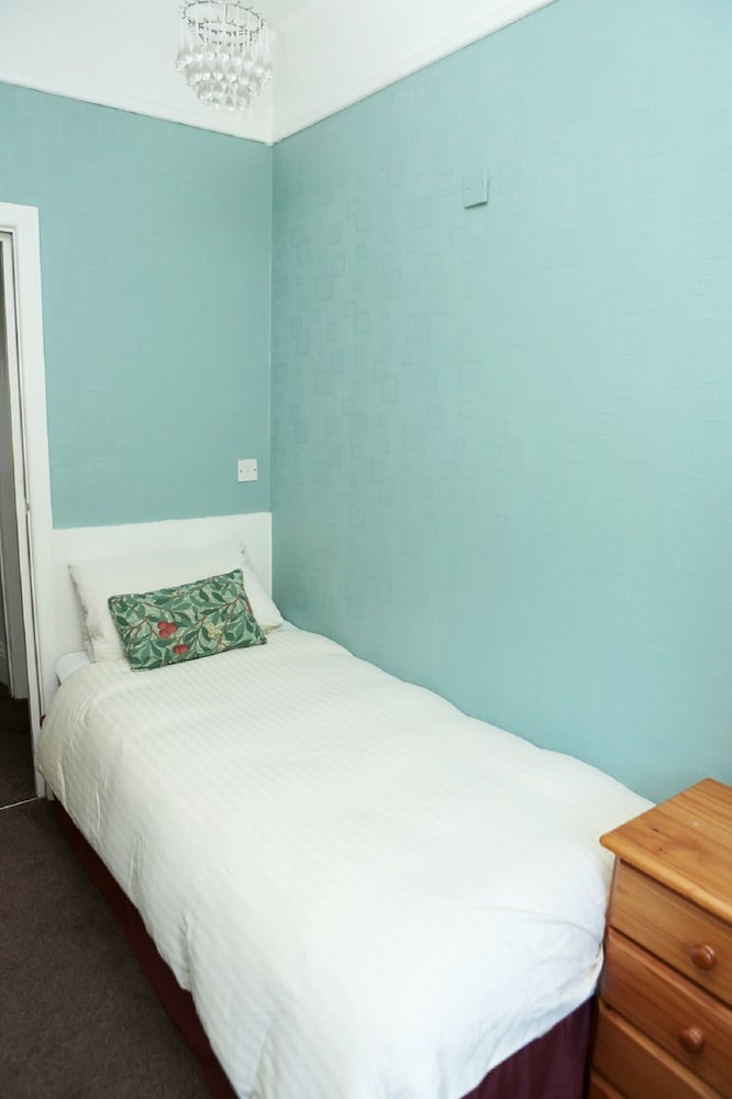 شقة بسرير كينج وسرير فردي مع أريكة