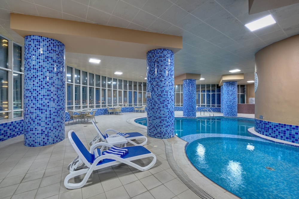 swimming pool spa