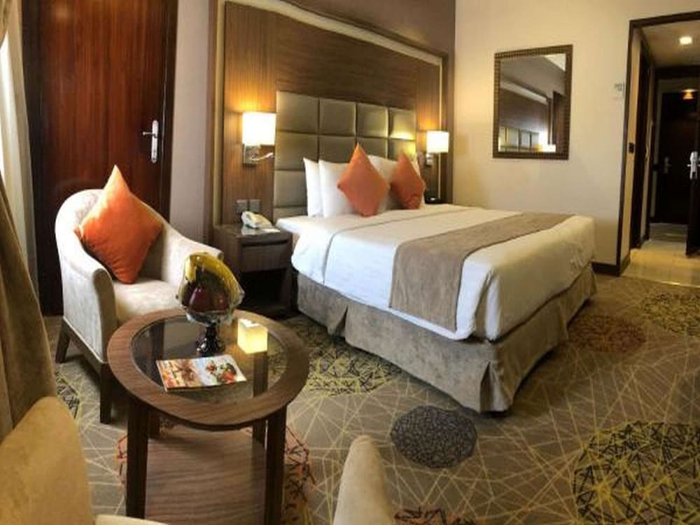 فندق جولدن توليب الخبر كورنيش(Golden Tulip Al Khobar) 26/81