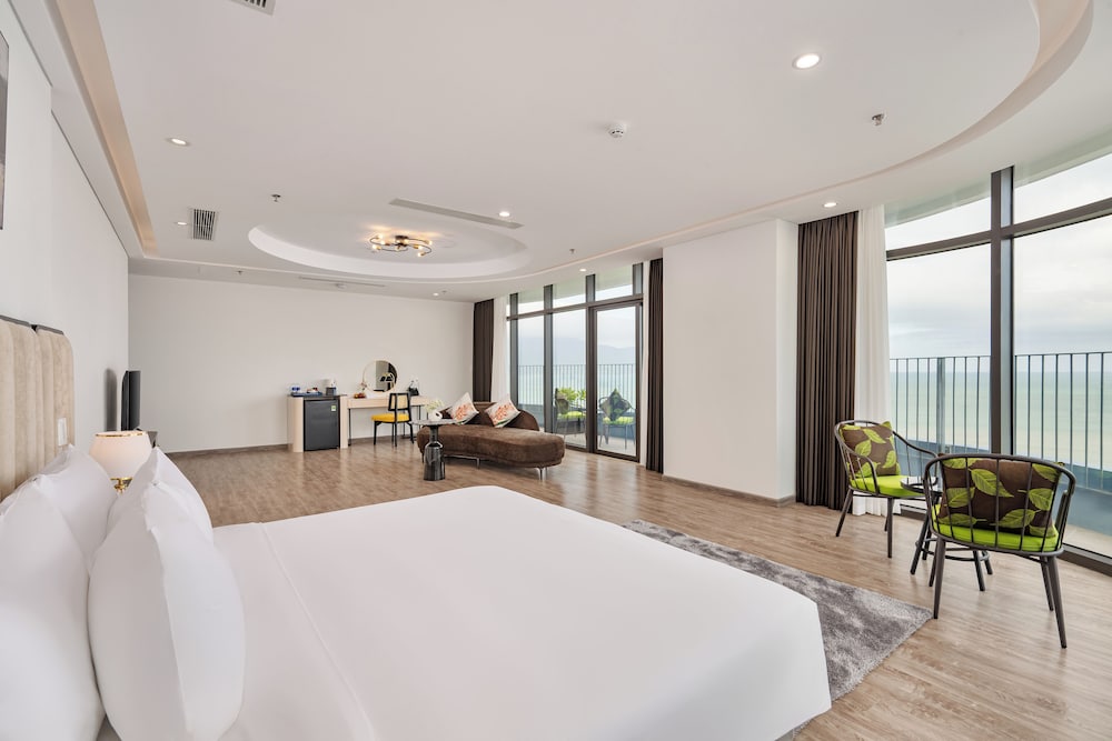 Ocean, Suite, King Bed