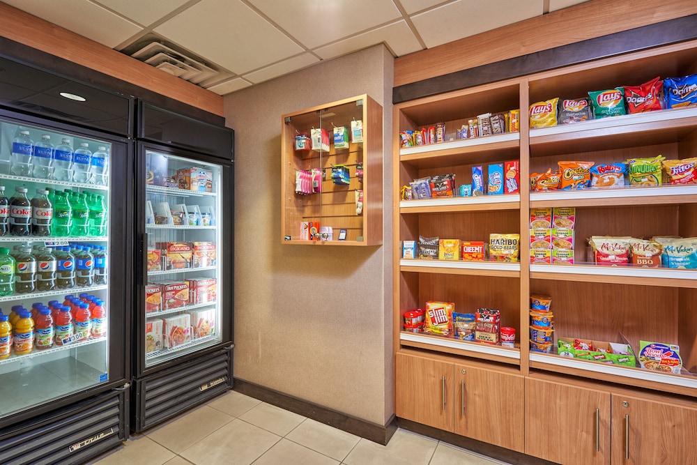 Holiday Inn Express Hotel and Suites El Paso Airport Area 39/64