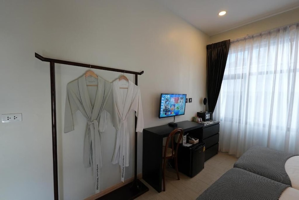 Yolo Bangkok Boutique Hotel 34/50