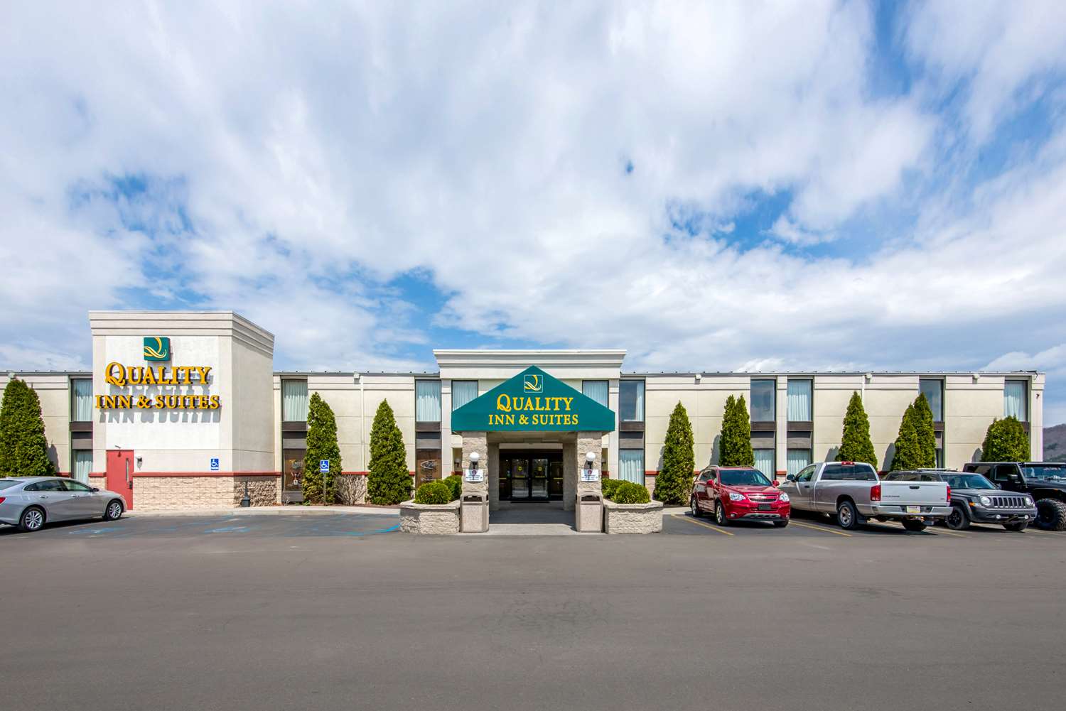Quality Inn & Suites Mansfield 17/18