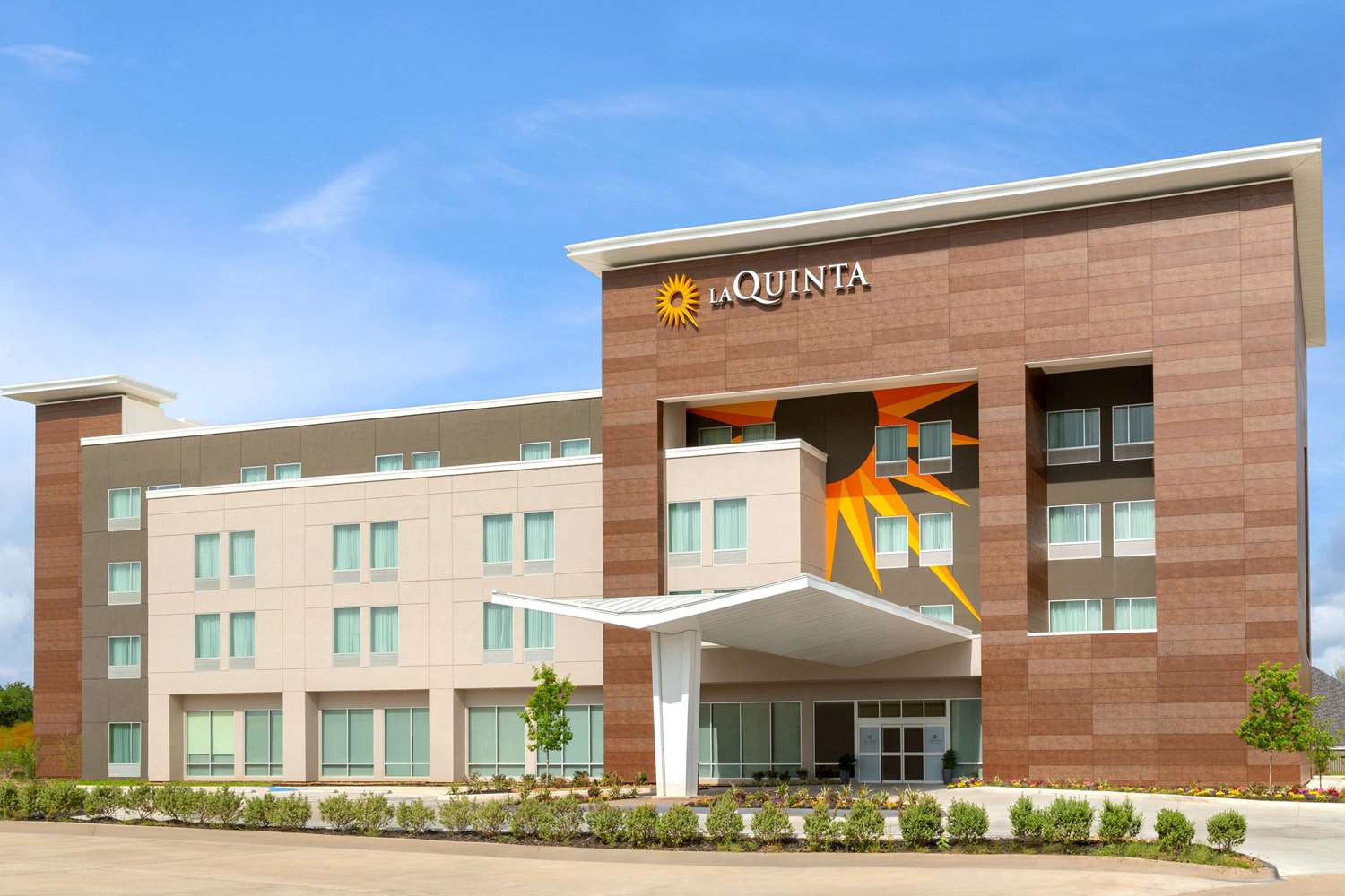 La Quinta Inn and Suites by Wyndham Richmond-Sugarland 2/28
