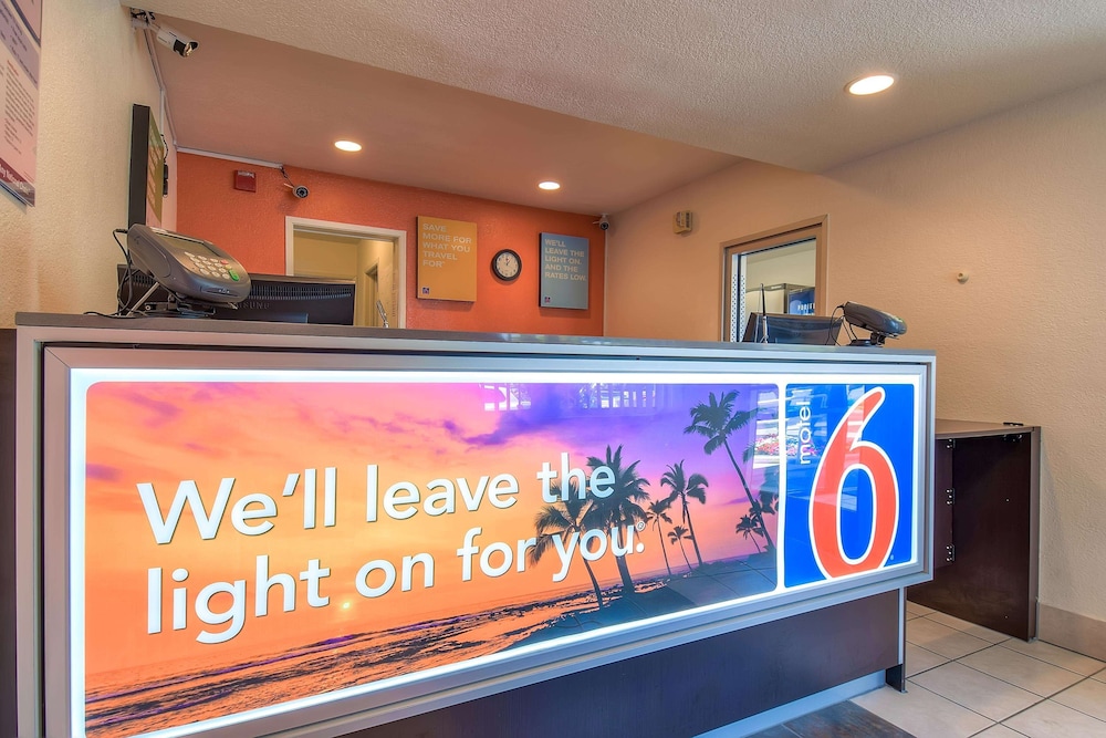 Motel6 Westminster, CA - South - Long Beach Area 7/43