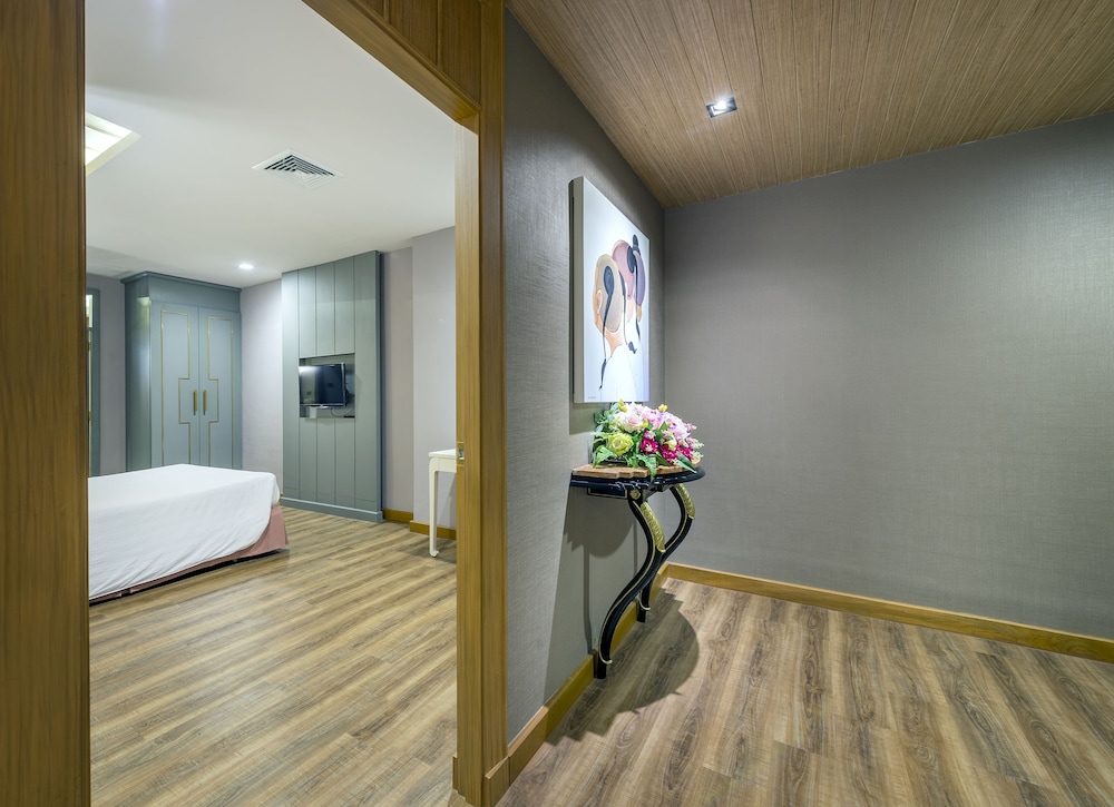 Royal Rattanakosin Hotel 40/63