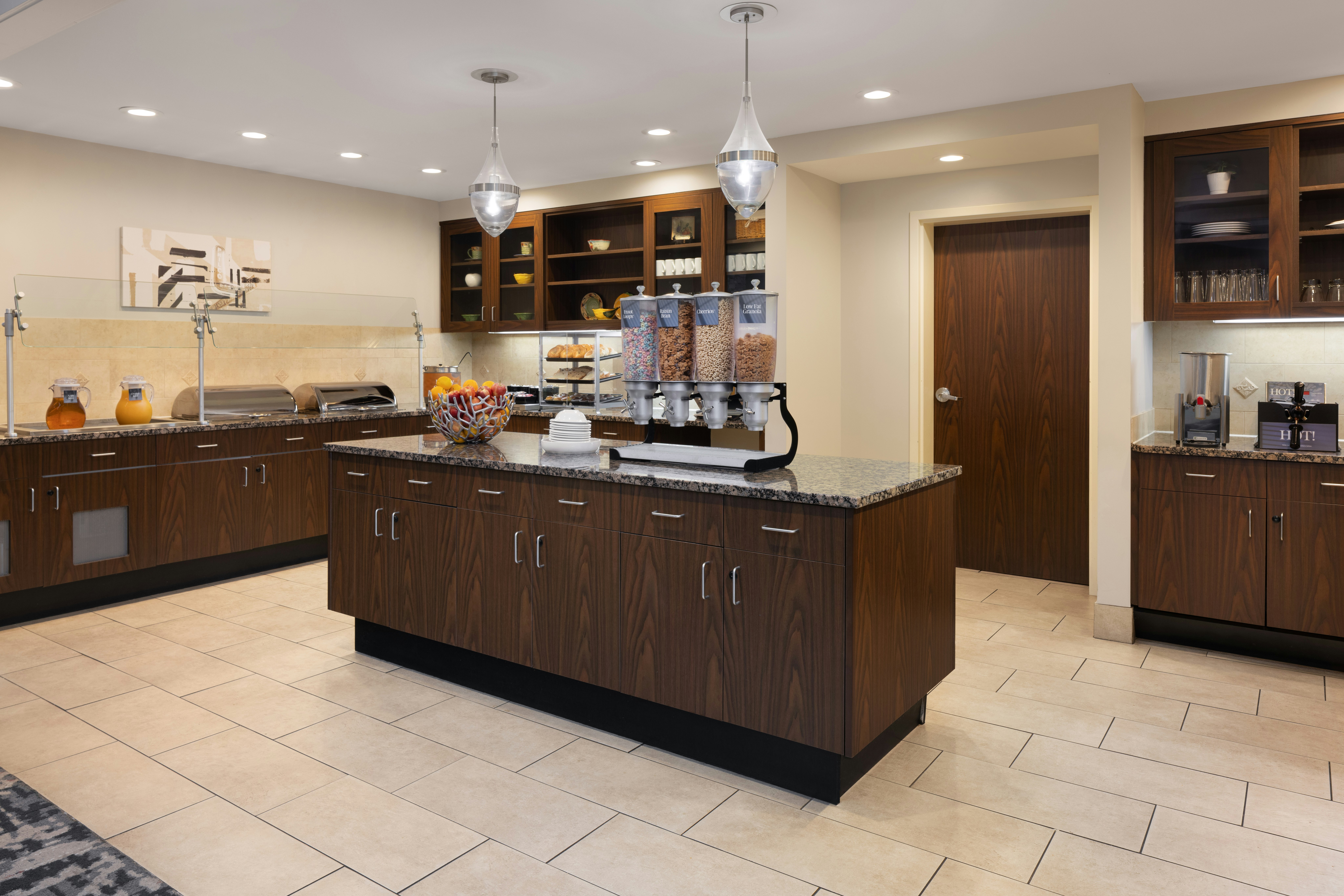 HOMEWOOD SUITE MINNEAPOLIS-ST. LOUIS PARK 21/32