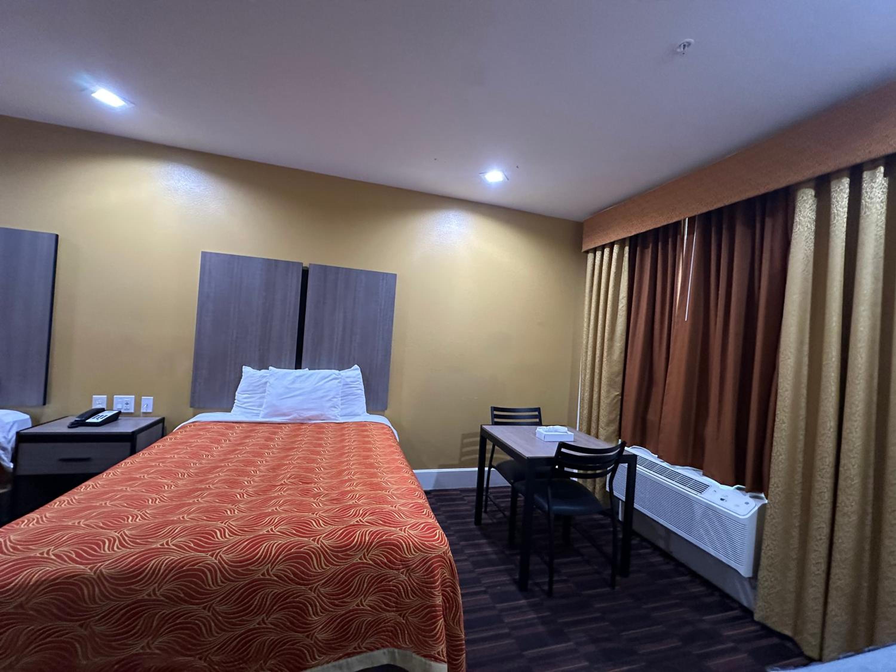 Scottish Inn And Suites 21/53