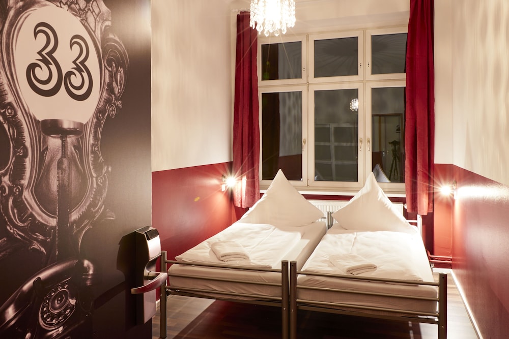 Ballhaus Berlin Hostel 32/65