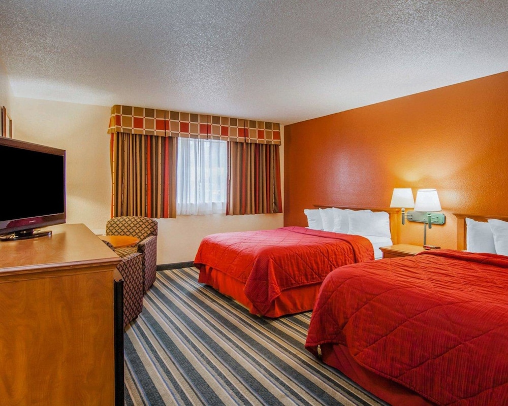 Quality Inn and Suites Medford Airport 13/51