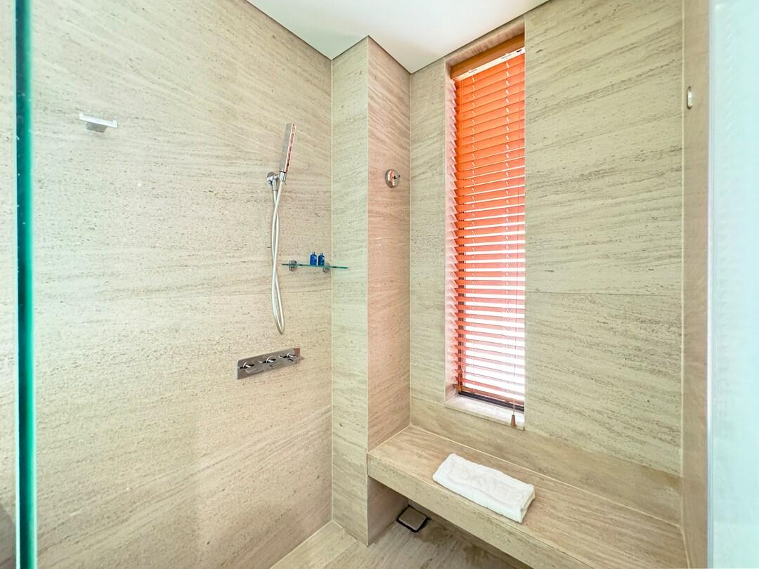 غرفة سوبيريور بإطلالة على المدينة، Holiday Beach Hotel Danang 2/2