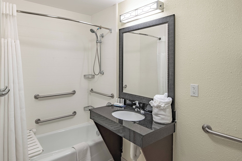 Fairfield Inn Suites New Braunfels 27/30