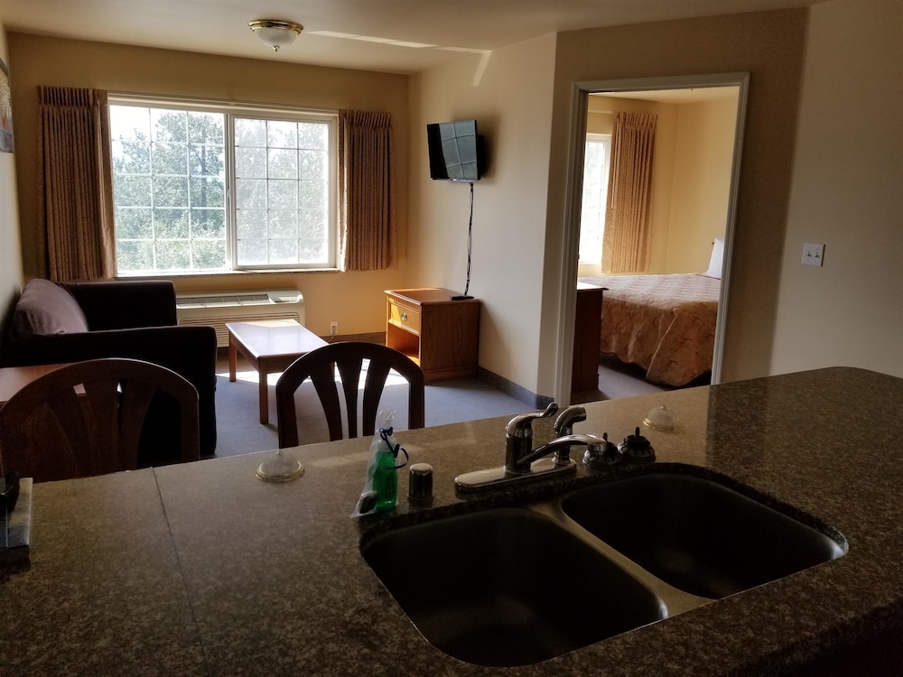 Grand View Inn And Suites 31/65