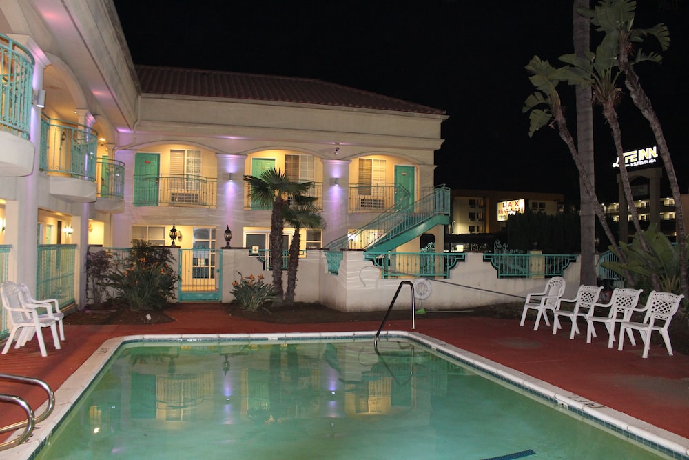 LYFE INN & SUITES by AGA - LAX Airport 12/60