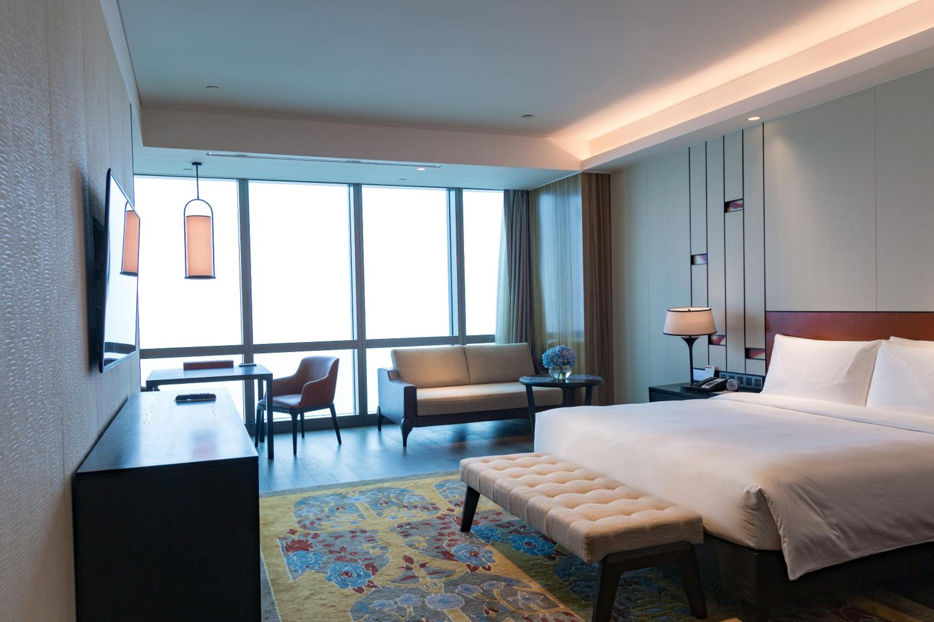 Grand, Deluxe, King Bed
