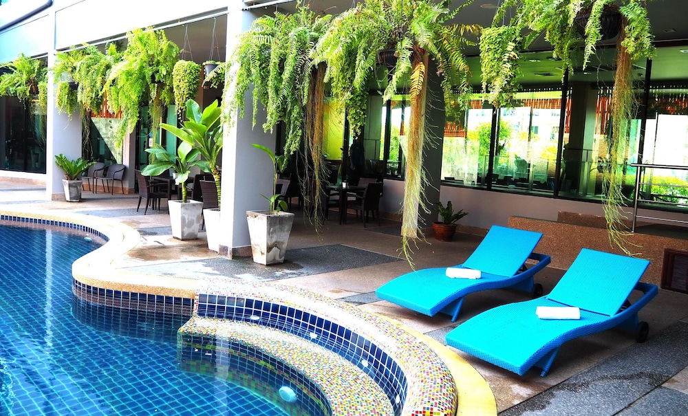 Mantra Varee Hotel 43/47