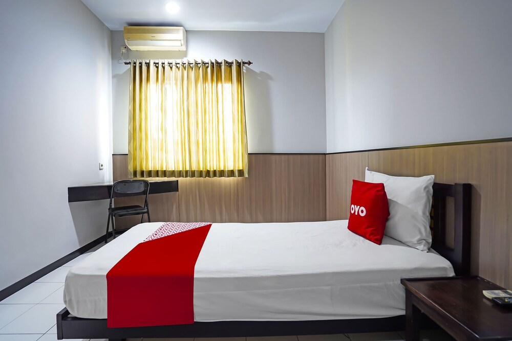 OYO 91710 Hotel Anugerah 6/18