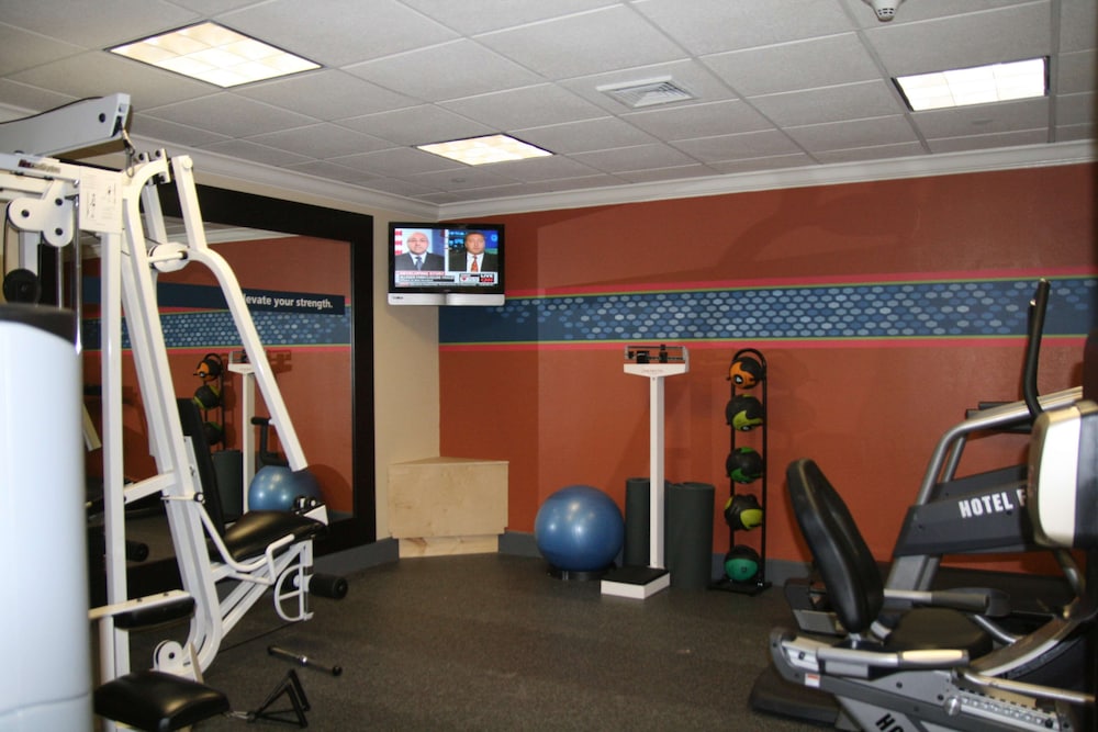 Hampton Inn and Suites Stamford 25/46