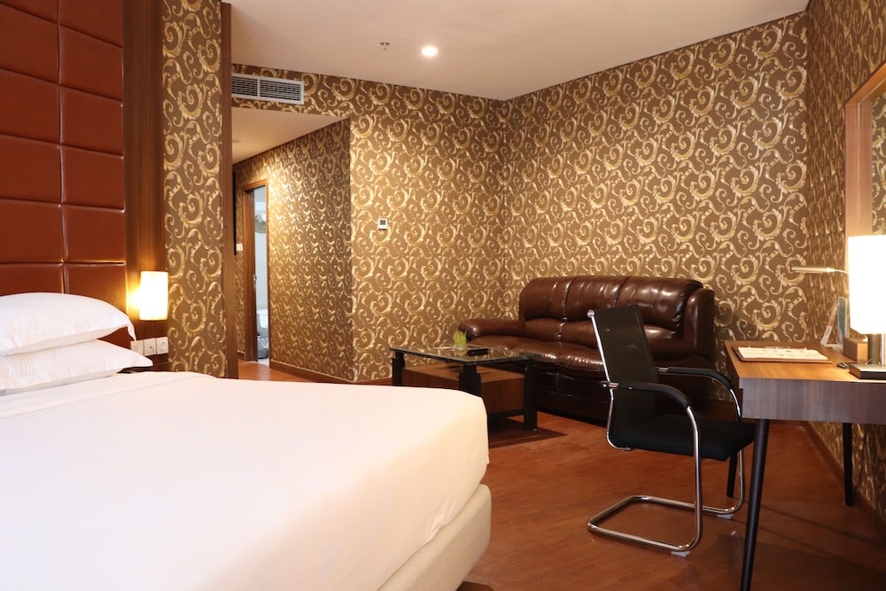 Pakons Prime Hotel 14/60