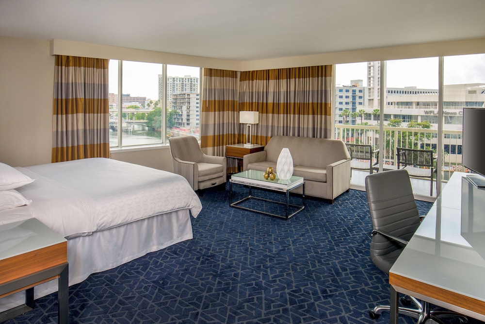 Hotel Tampa Riverwalk 30/55