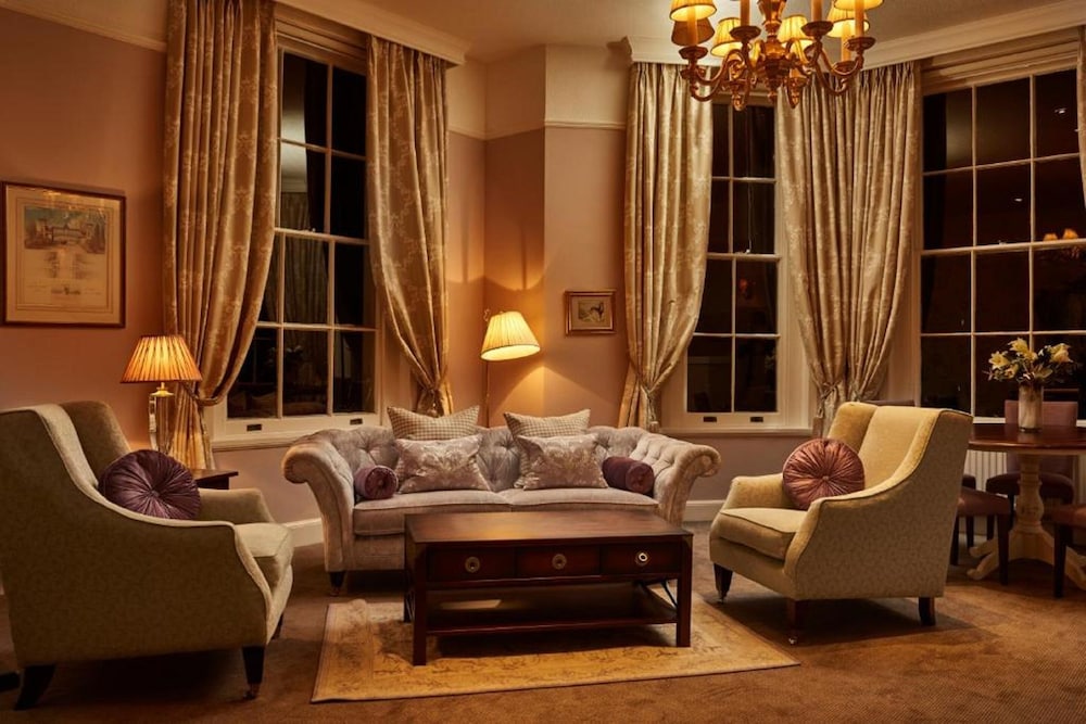 Burnham Beeches Hotel 33/41