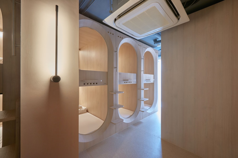 KINN Capsule: HER Space (Female Only) 13/21