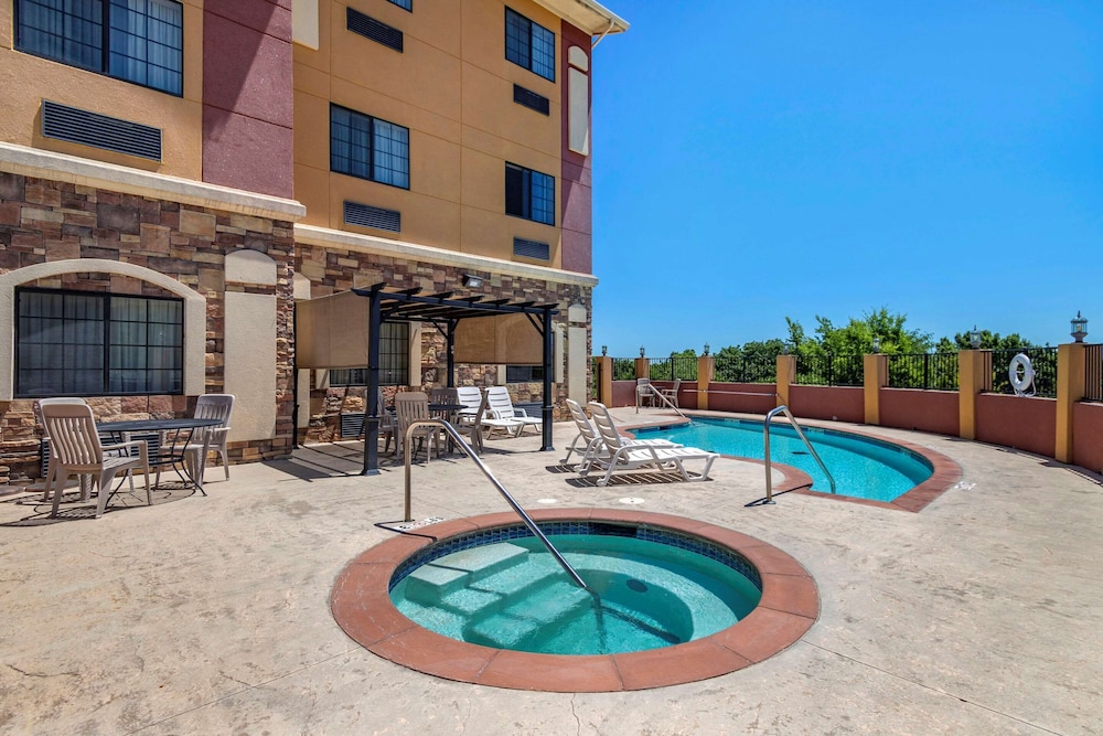 Comfort Inn & Suites Glenpool 1/32