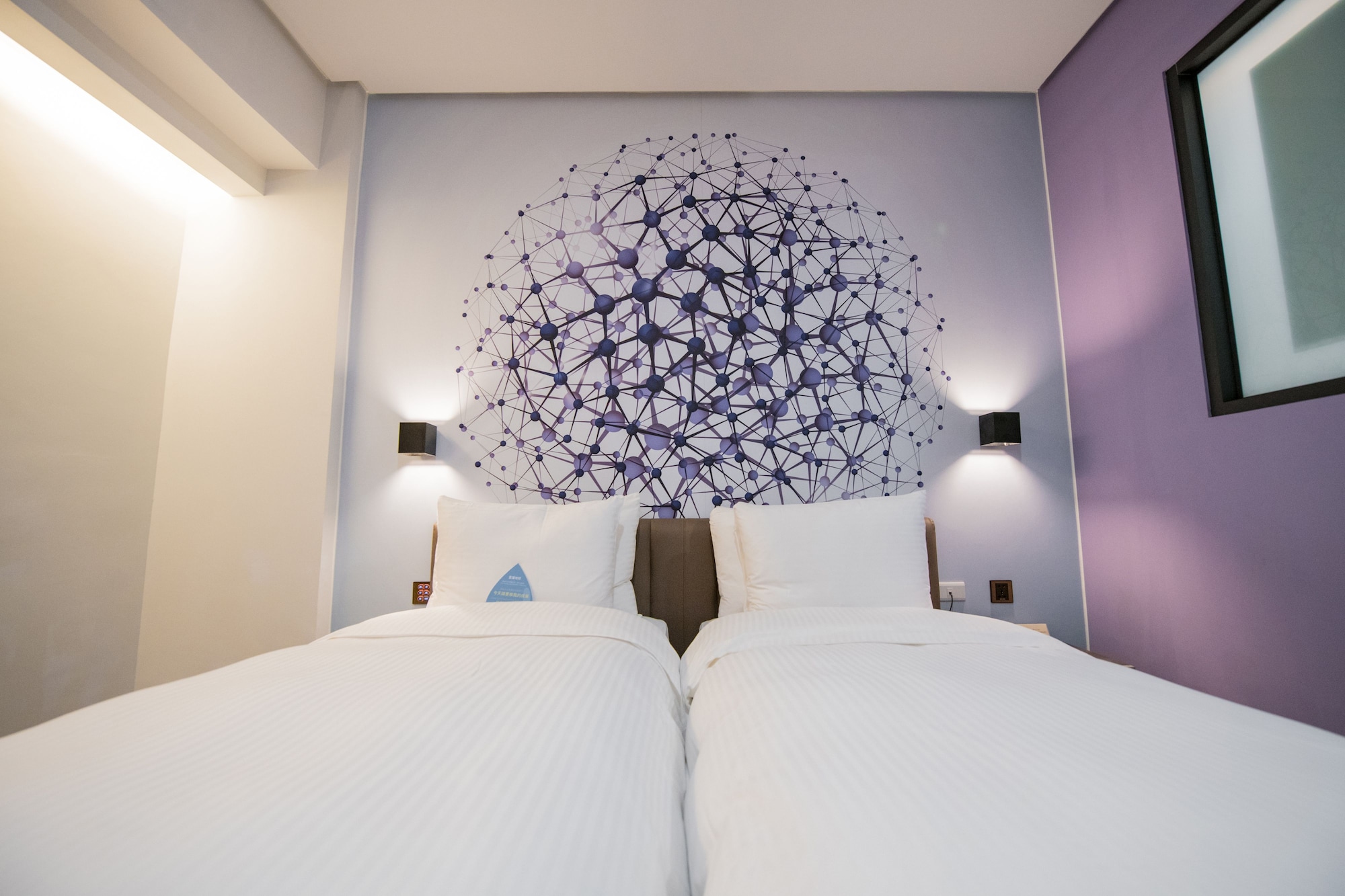 Standard, Twin Beds, City View