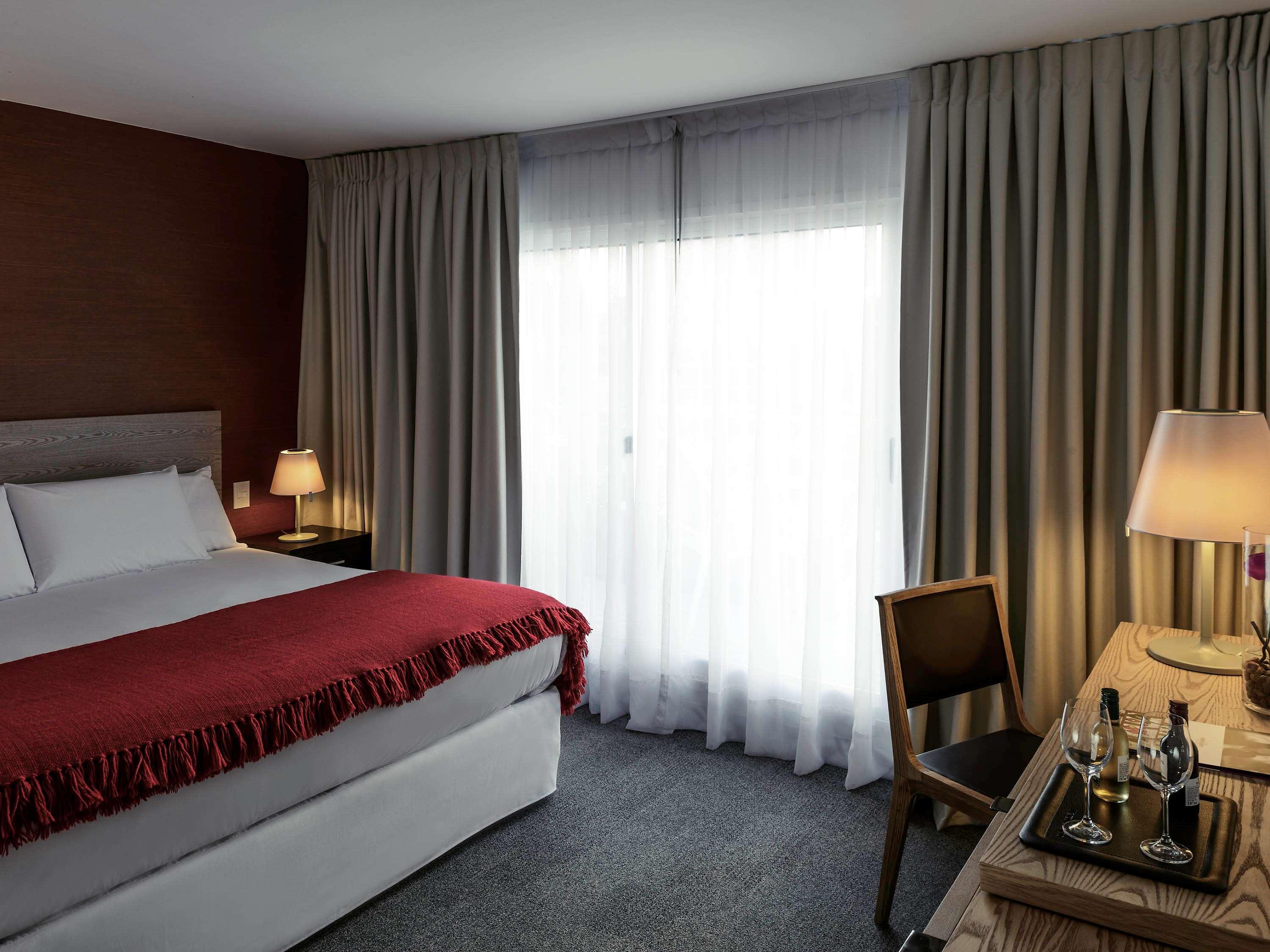Room, Queen Bed