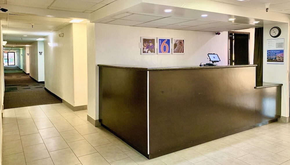 Motel6 Lewisville, TX - Medical City 9/64