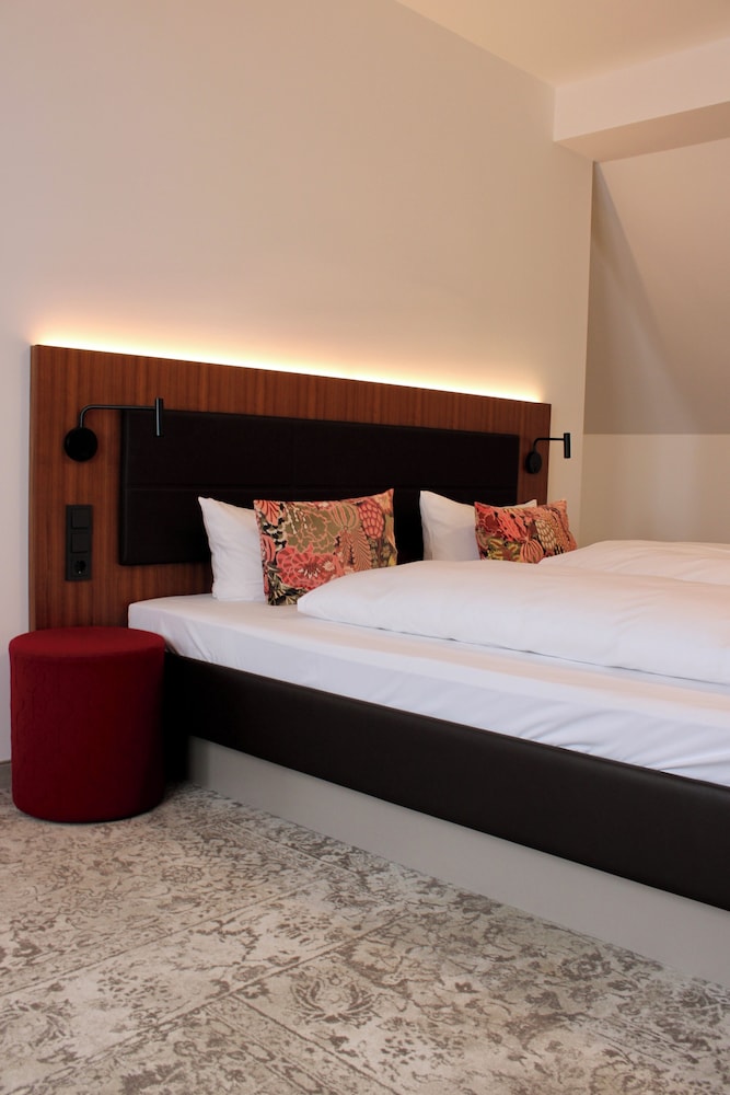 Suite, King Bed