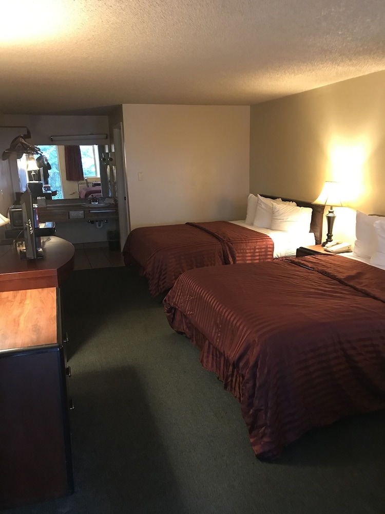 Smokey Point Motor Inn 21/69
