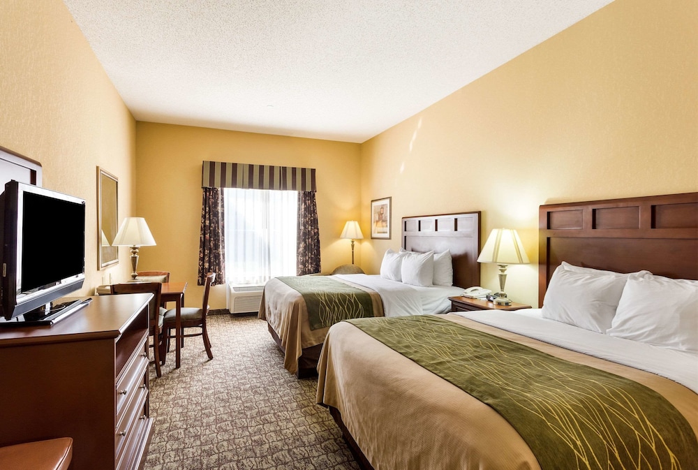 Comfort Inn & Suites Blytheville, AR 13/39