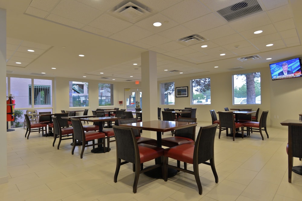 Hawthorn Suites by Wyndham El Paso Airport 18/28