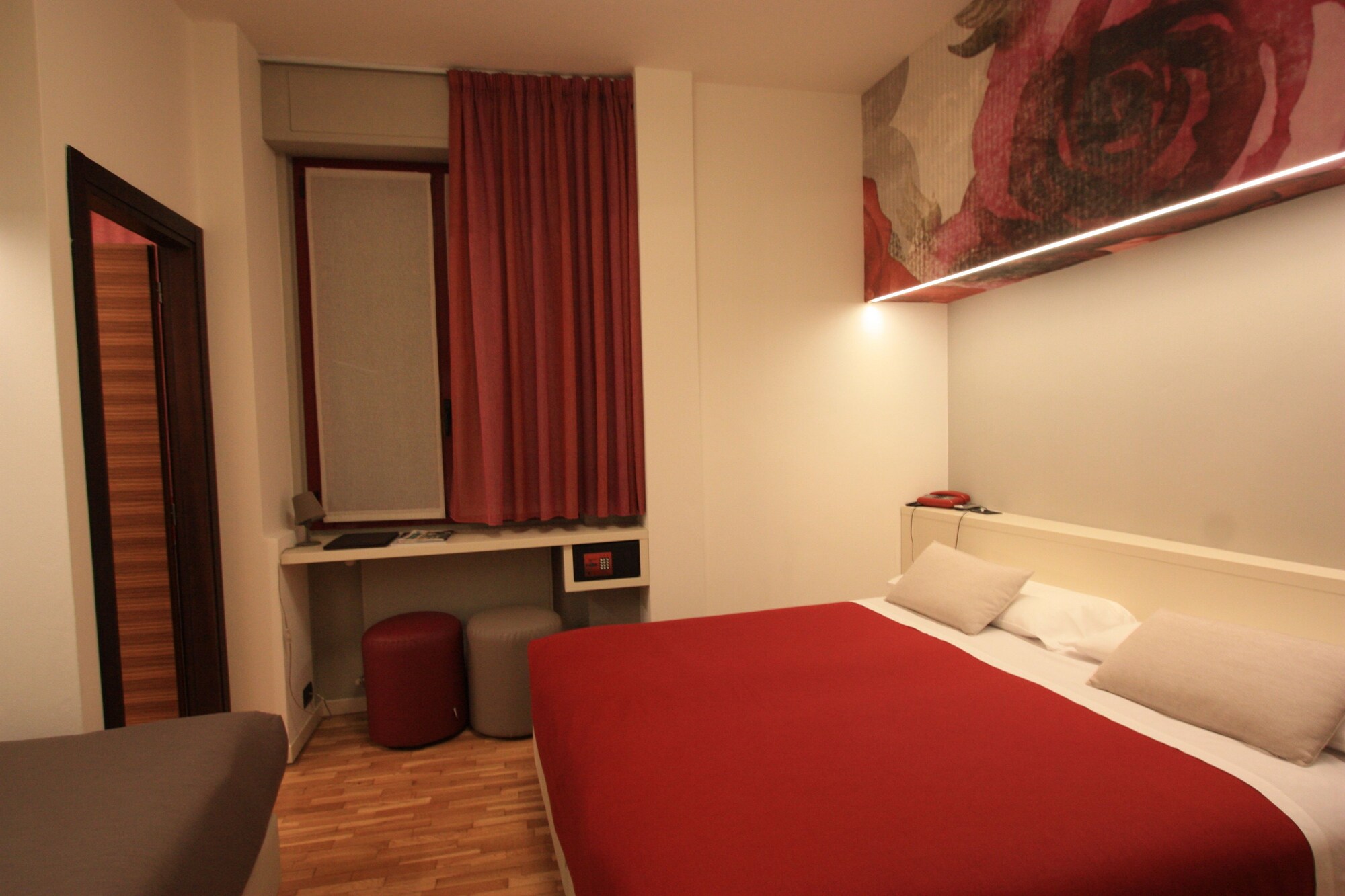 ROOM, TRIPLE